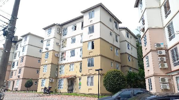 Apartamento com 2 Quartos e 1 Vaga em Porto Alegre