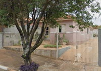 Casa residencial com 3 quartos, 2 banheiros, ocupada, 120m² construídos