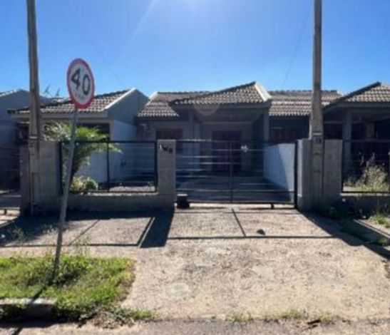 Casa com 62m² e 1 vaga em condomínio, ocupada