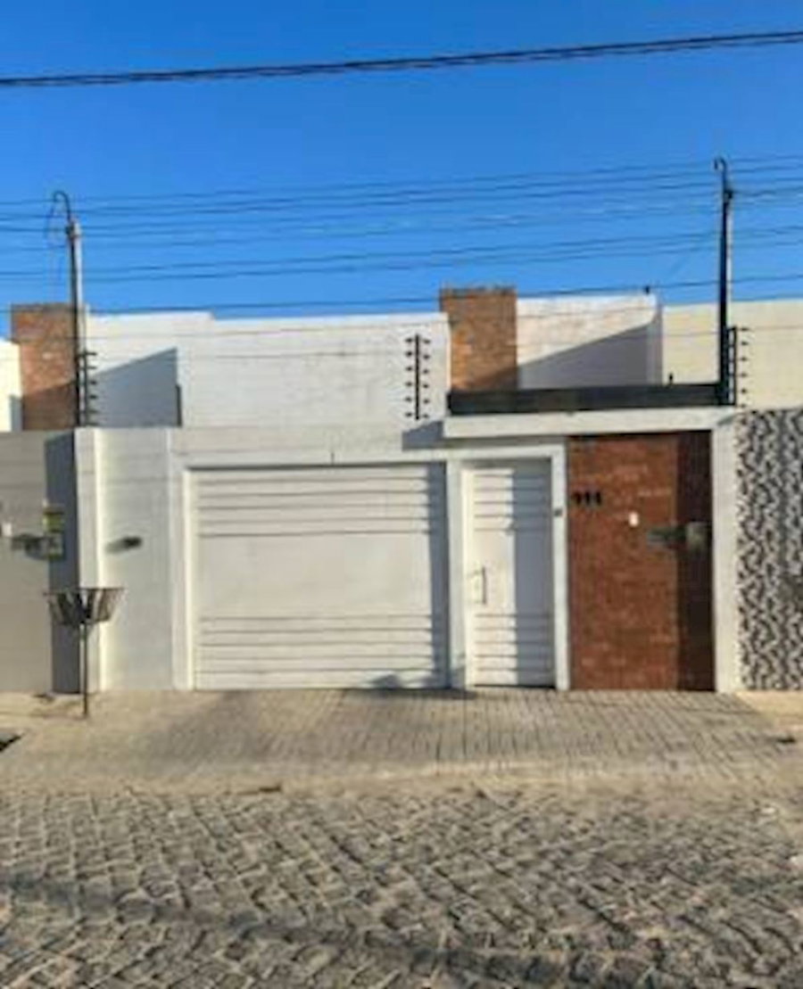 Casa com 3 quartos, 2 banheiros e 1 vaga de garagem