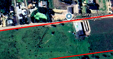 Terreno amplo com 126.500m², relevo plano e infraestrutura parcial