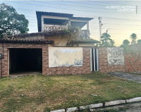 Casa desocupada com 173m² de área construída