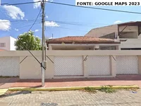 Casa com 2 lotes e possibilidade de parcelamento