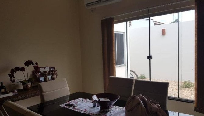 Casa 2 quartos, 3 banheiros, 168m² - Padrão
