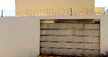 Casa com 2 quartos, 3 banheiros, 70m² construída, 1 vaga, desocupada