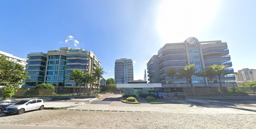 Apartamento com 3 vagas na Barra da Tijuca - Condomínio Golden Green
