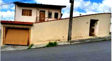 Casa Ocupada com 3 Quartos e 2 Banheiros em Poços de Caldas