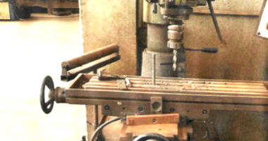 Furadeira KONE KFF30 em bom estado, equipamento industrial