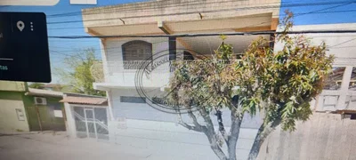 Sobrado de Dois Pisos com 676m² de Terreno