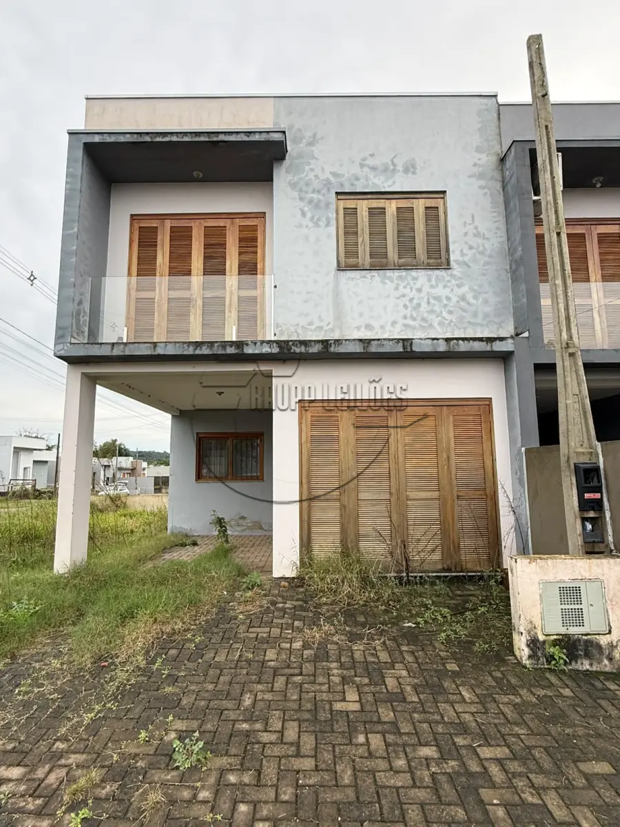 Casa em Condomínio com 2 Quartos e 69,83m² - Desocupada