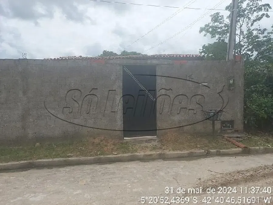 Casa com 2 Quartos e 1 Vaga em Derval Lobão