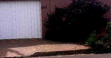 Casa Ocupada com 1 Vaga e Varanda em Birigui