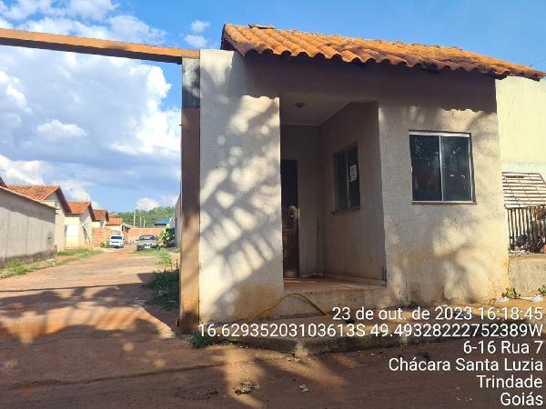 Casa com 1 quarto, banheiro, varanda e área de serviço, 55m² construída