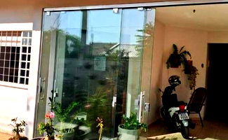 Casa em alvenaria com 37,42m² em terreno de 306,25m², Cianorte