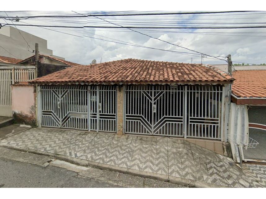 Casa com 80m² construídos, 212m² de terreno, ocupada