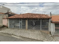 Casa com 80m² construídos, 212m² de terreno, ocupada