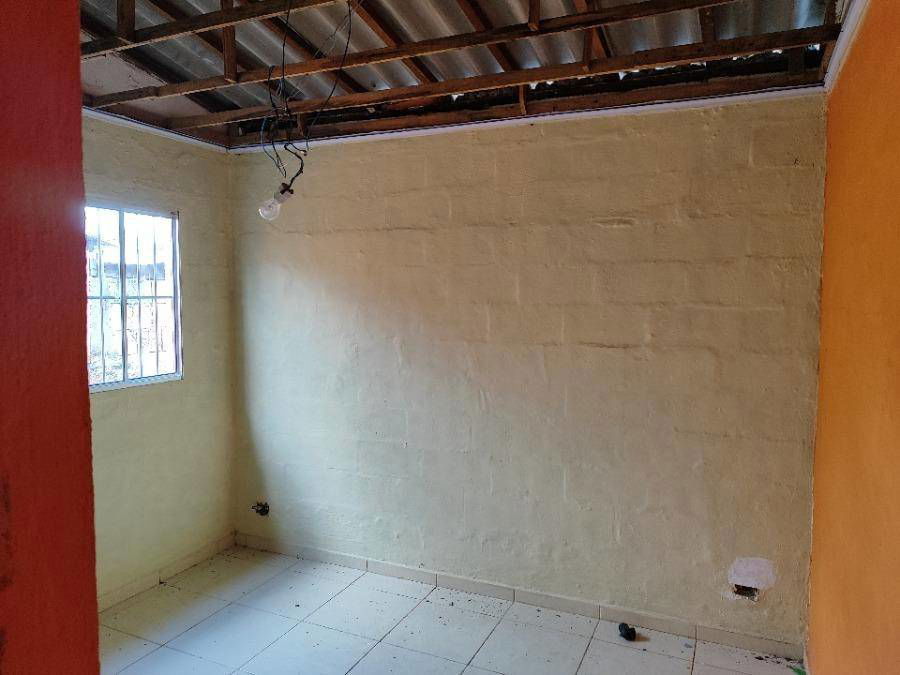 Casa desocupada com 2 quartos, 1 banheiro e 52m² construída