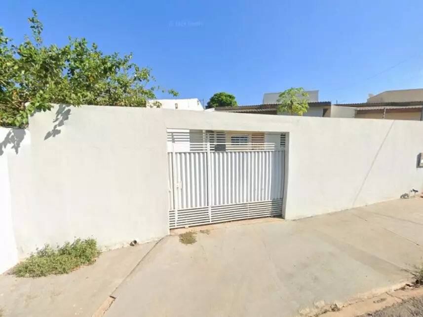 Casa com 3 quartos, 1 suíte, 1 vaga de garagem, 271m² de terreno, ocupada