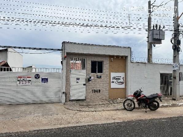 Casa com 2 quartos, 1 banheiro, 60,86m² área privativa, 1 vaga