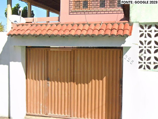 Casa com aproximadamente 150m², 3 quartos, 2 banheiros, terreno 204m²