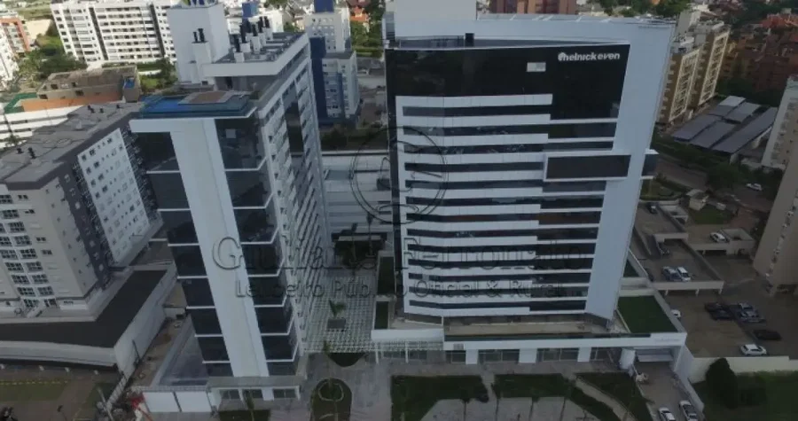 Conjunto Comercial com 77,70m² e vaga de garagem