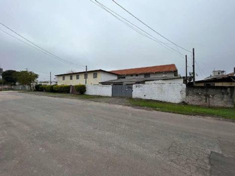 Imóvel misto com 519 m² construídos em 2 pavimentos