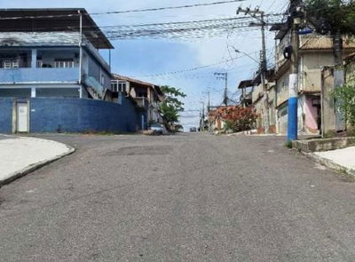 Casa com Terreno de 312m², Ocupada no Centro de Nilópolis/RJ