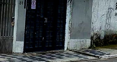 Casa confortável com 136.65 m² construída e terreno amplo