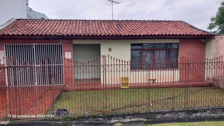 Casa com 203,06m², 3 quartos, 2 banheiros, desocupada