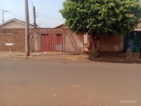 Casa com 2 quartos, 190m² de terreno, 78m² construídos, desocupada