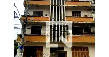 Apartamento Desocupado com 2 Quartos em Menino Deus