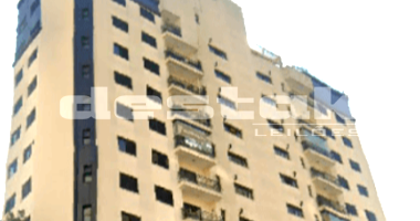 Apartamento com 2 vagas e 76,81m² área útil, desocupado