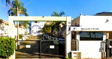 Casa aconchegante com dormitórios, banheiros e 106m² construída