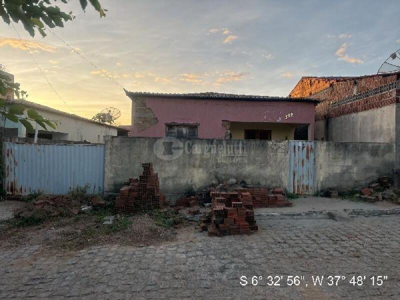 Casa com 3 quartos e 2 banheiros em Jericó/PB - 91m²