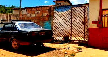 Casa residencial com 2 quartos, ocupada, em condomínio fechado