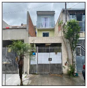 Casa com 3 quartos e 1 vaga em Curitiba - PR