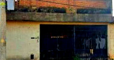 Casa padrão ocupada com 3 quartos, 2 banheiros e 1 vaga