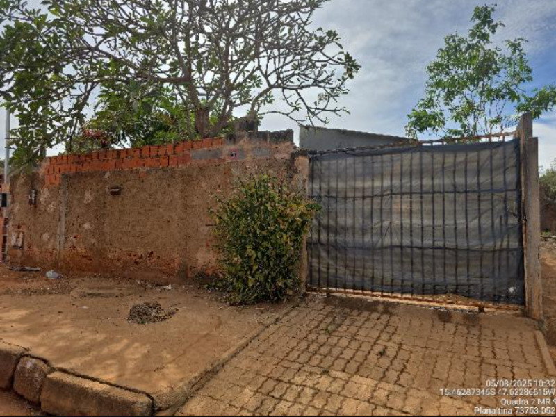Casa em Planaltina/GO com 2 quartos e 300m² de terreno