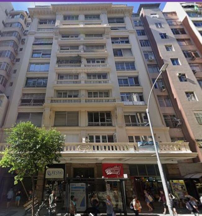 Duplex com 616m², 1 vaga de garagem