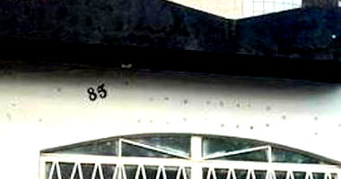 Casa padrão com 3 quartos, 1 banheiro, 1 vaga, área construída 77m²