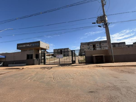 Apartamento com 2 Quartos e Vaga de Garagem