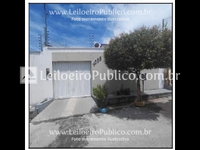 Casa 80,62m² com 2 quartos, varanda e terreno de 290m²