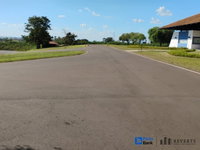 Terreno com 453,02 m² em Terras de Sta. Cristina - Gleba VII