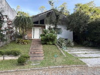 Casa com 3 quartos, 2 banheiros e 1 vaga de garagem
