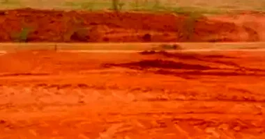 Terreno desocupado com 250m², ideal para construção