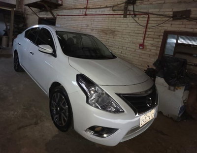 Nissan Versa 16 UNIQUE 2015/2016 - Branco - R$25.430,64