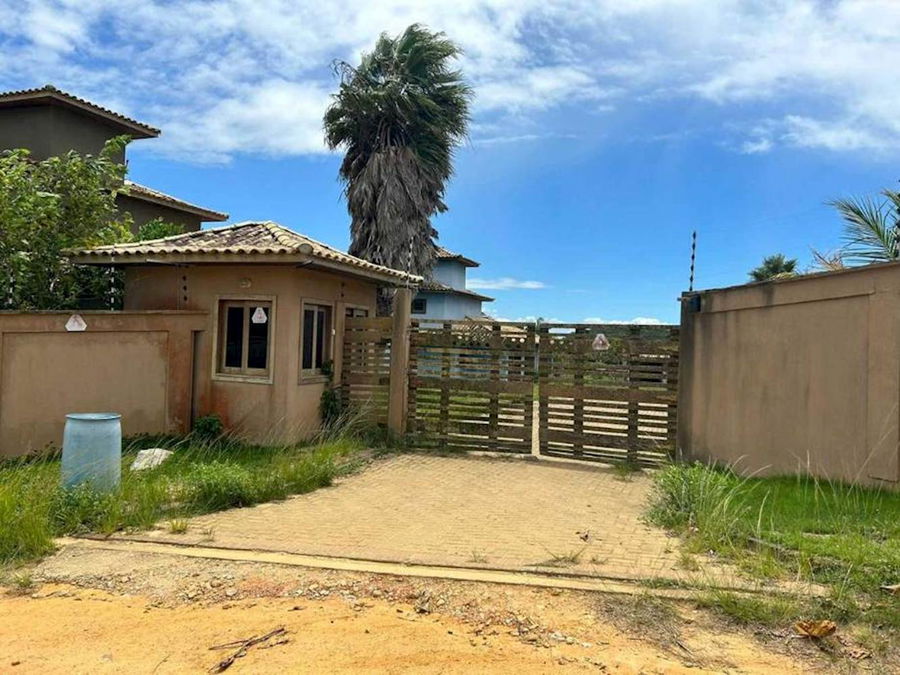 Casa em condomínio com 5 dormitórios e 3 banheiros