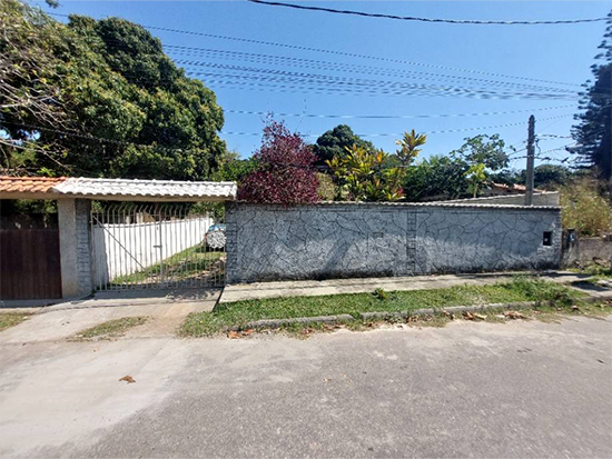 Casa Ocupada em Maricá com 160m² Construída