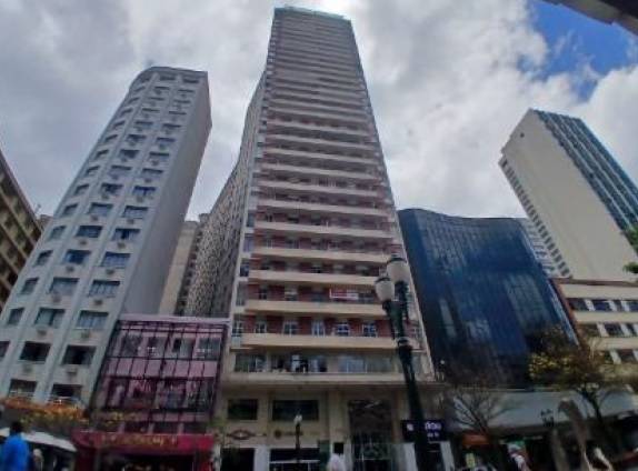 Sala comercial com 48m², ocupada, ideal para investimento