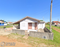 Casa com 76m² em terreno de 300m², ocupada